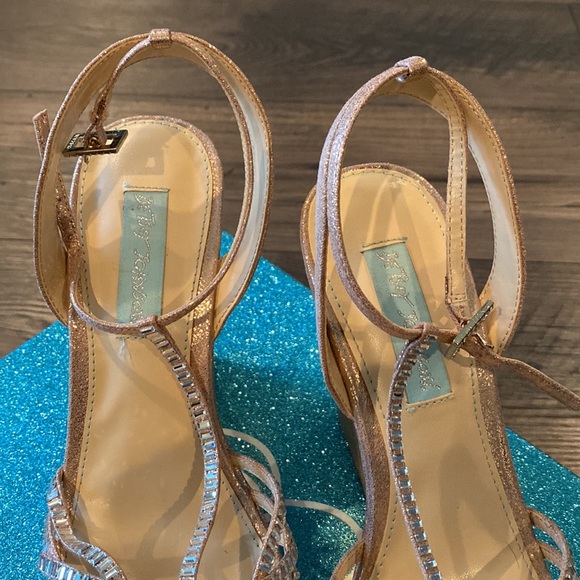 Blue by Betsey Johnson Ember Wedges Champagne - Picture 3 of 9